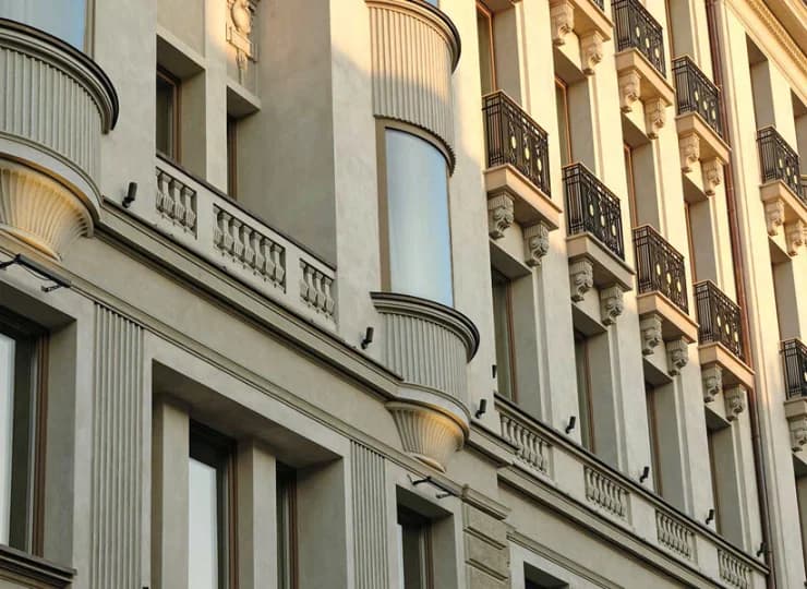 Hotel powstał w 1888 roku przy reprezentacyjnej ulicy Piotrkowskiej