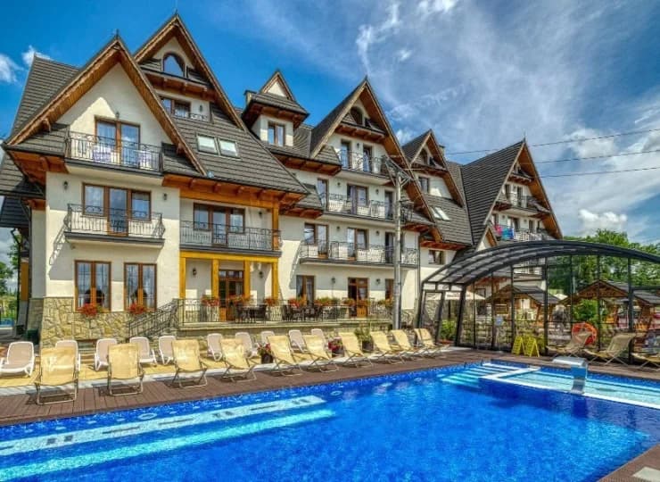 Liptakówka to nowoczesny hotel wybudowany w podhalańskim stylu