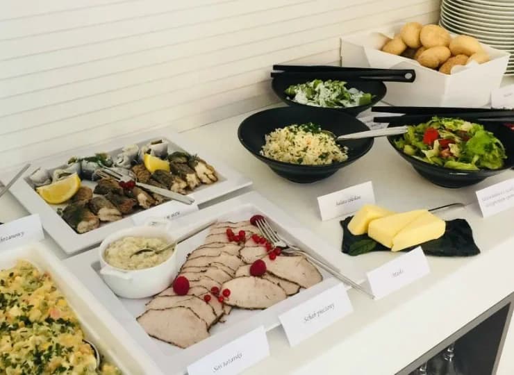 Codziennie podawane są pyszne śniadania w formie urozmaiconego bufetu