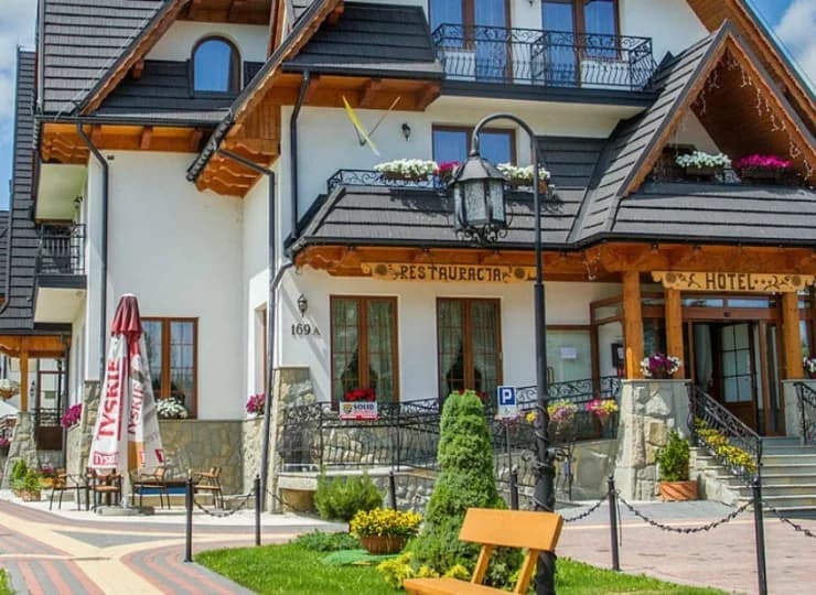 Hotel Liptakówka jest położony w centrum Białki, tylko 300 m od Termy Białka