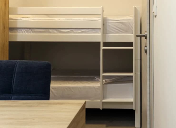 W sypialni w Superior family bungalow 2+3 jest łóżko piętrowe dla 2 dzieci