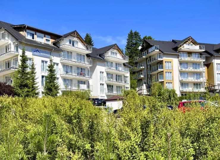 Apartamenty znajdują się na terenie nowoczesnego osiedla