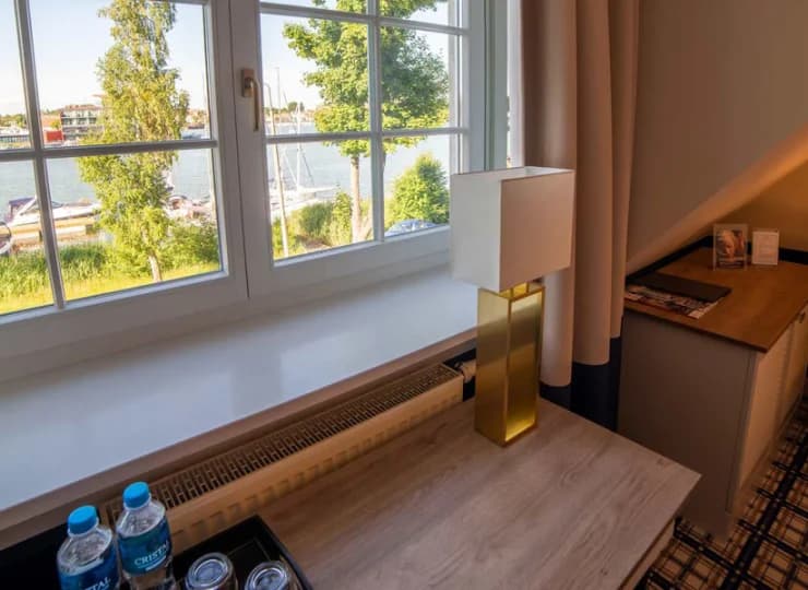 Wiele pokoi umila pobyt widokiem na jezioro