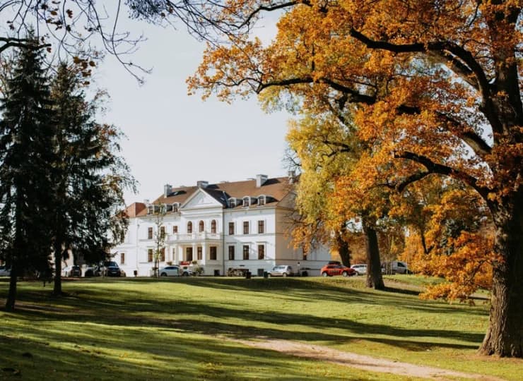 Hotel Hanza Pałac & SPA w zjawiskowej jesiennej szacie