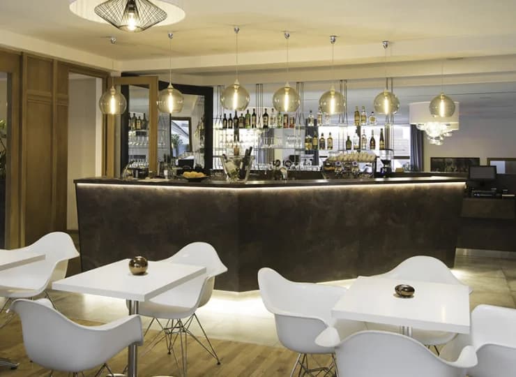Drink bar serwuje koktajle, piwo i aromatyczną kawę