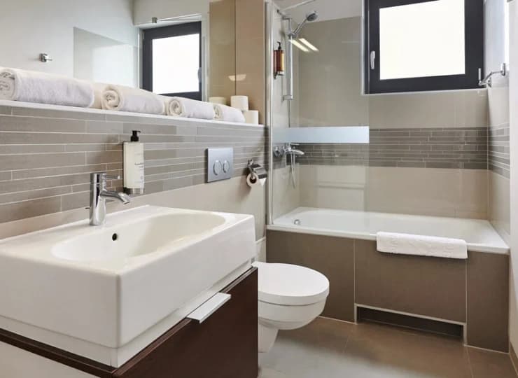 Łazienka z wanną w apartamencie