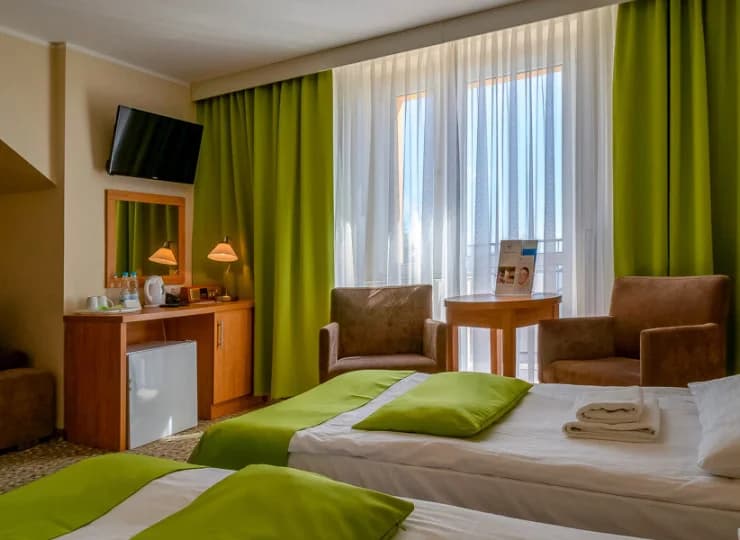 Pokoje są wyposażone w lodówkę