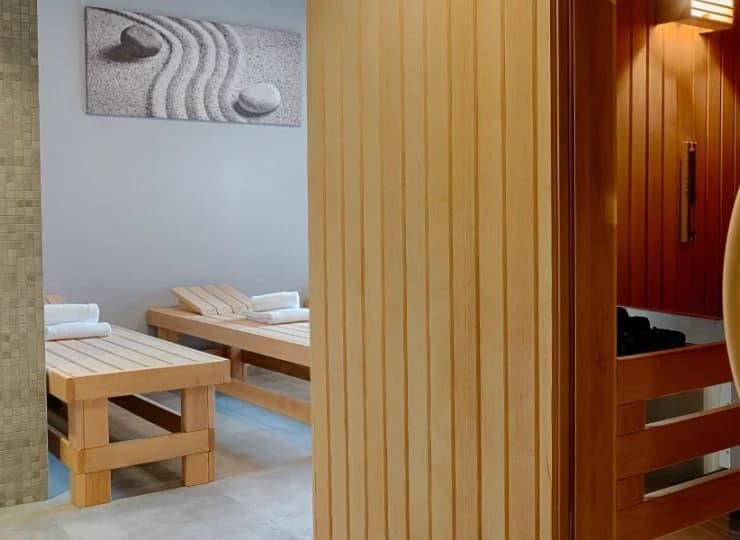 Na terenie obiektu znajduje się sauna i pokój relaksu