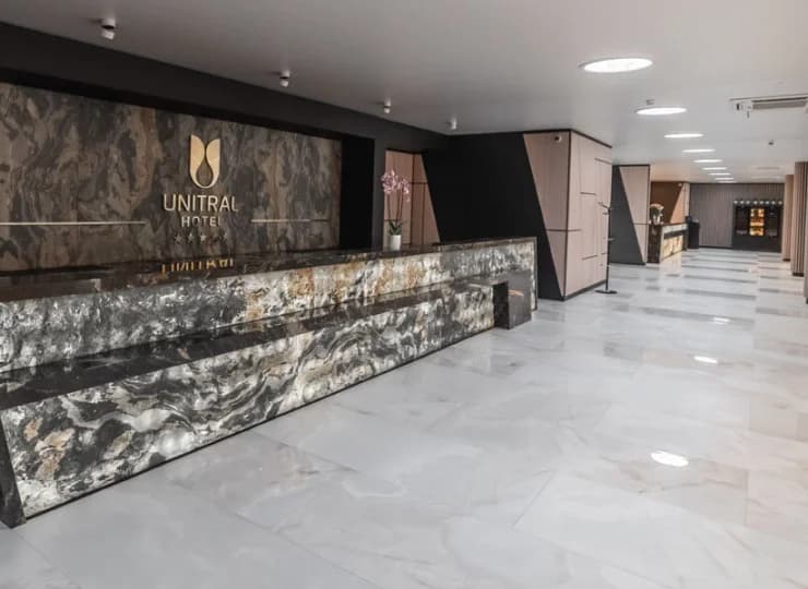 Recepcja hotelu działa całodobowo