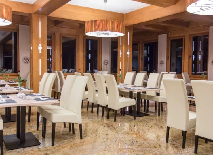 Hotelowa restauracja oferuje pyszne regionalne smaki