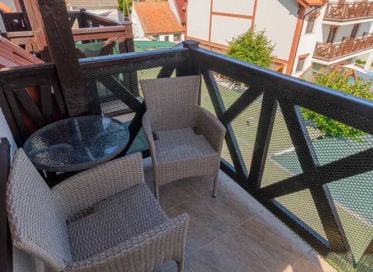 Większość pokoi ma balkon