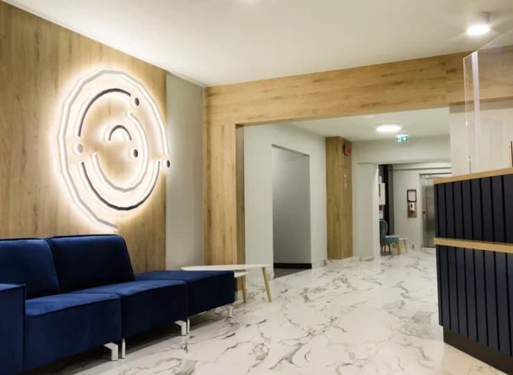 Hotel dysponuje jadalnią, gdzie codziennie rano można zjeść śniadanie