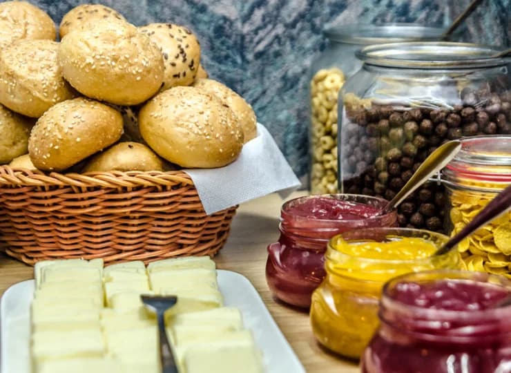 Śniadania są podawane w formie bufetu