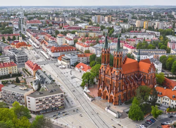 Hotel Mercure**** jest położony w Białymstoku, stolicy Podlasia