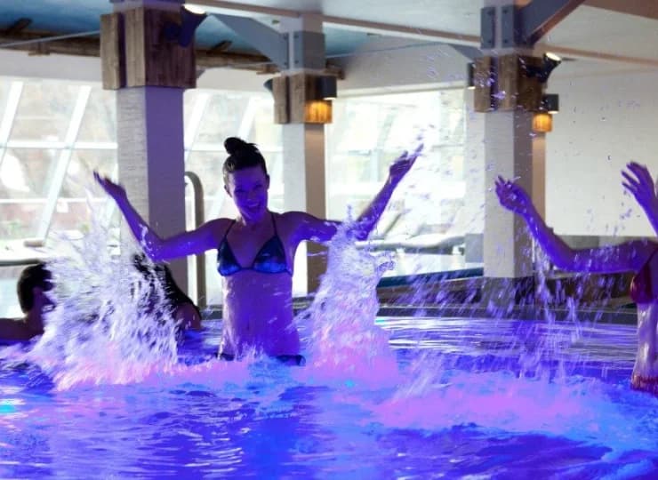 W strefie basenowej znalazło się miejsce także na wielkie jacuzzi dla 16 osób