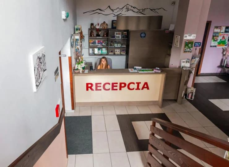 Recepcja jest czynna od godz. 9:00 do 21:00