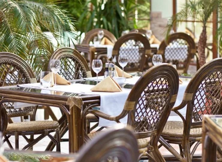 W menu znalazły się m.in. grillowane żeberka, golonko, hamburgery