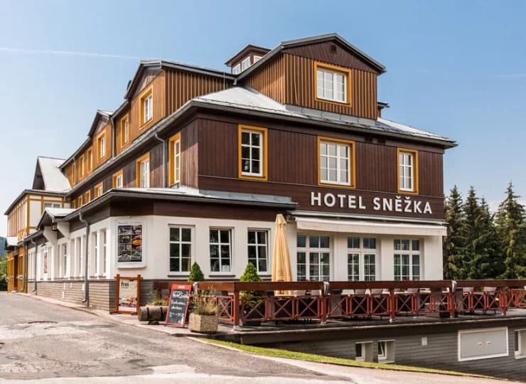 Hotel ma widok na Karkonosze
