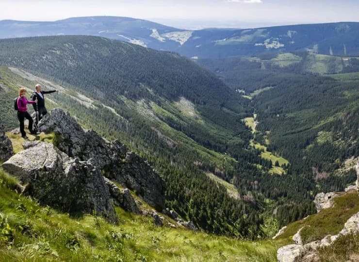 Okolica sprzyja górskim wędrówkom po Karkonoszach