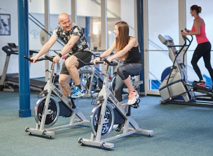 Goście mogą do woli korzystać z centrum fitness w godzinach jego otwarcia