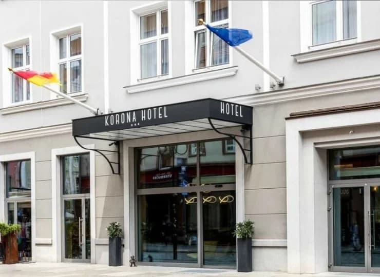 Hotel mieści się w odrestaurowanej zabytkowej kamienicy