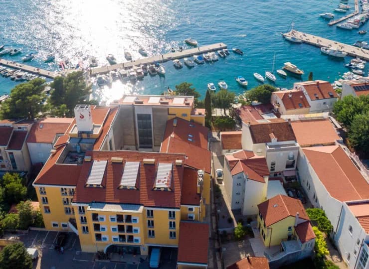 Dzięki bliskości mariny czuć śródziemnomorski klimat