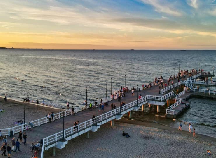 Łatwo stąd dojechać komunikacją miejską na plażę w Brzeźnie