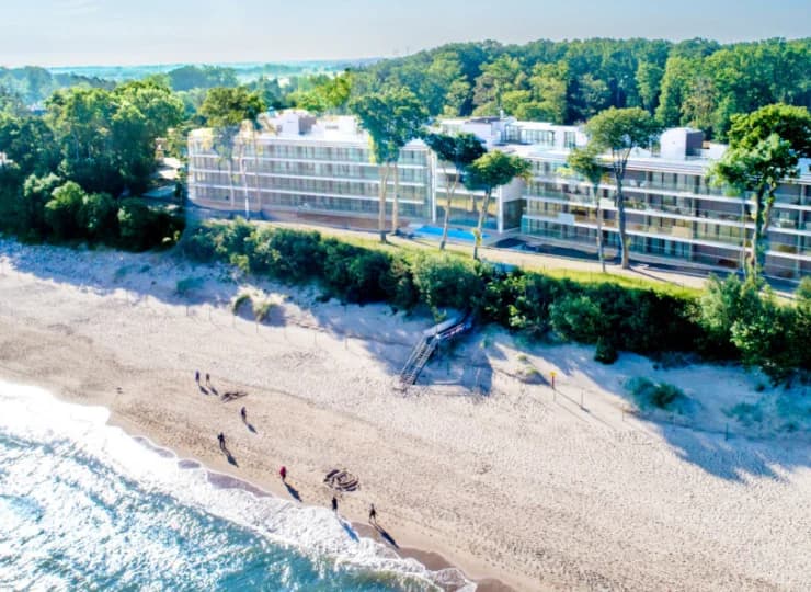 Hevenia to apartamenty przy plaży w Rewalu