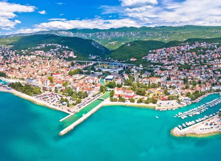 Crikvenica to znana miejscowość wypoczynkowo-uzdrowiskowa w północnej Chorwacji