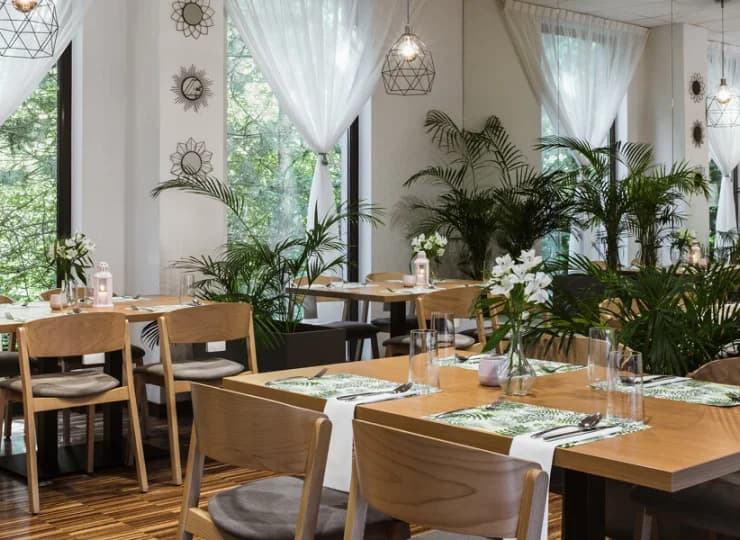Hotel Lechicka dysponuje przyjemną restauracją