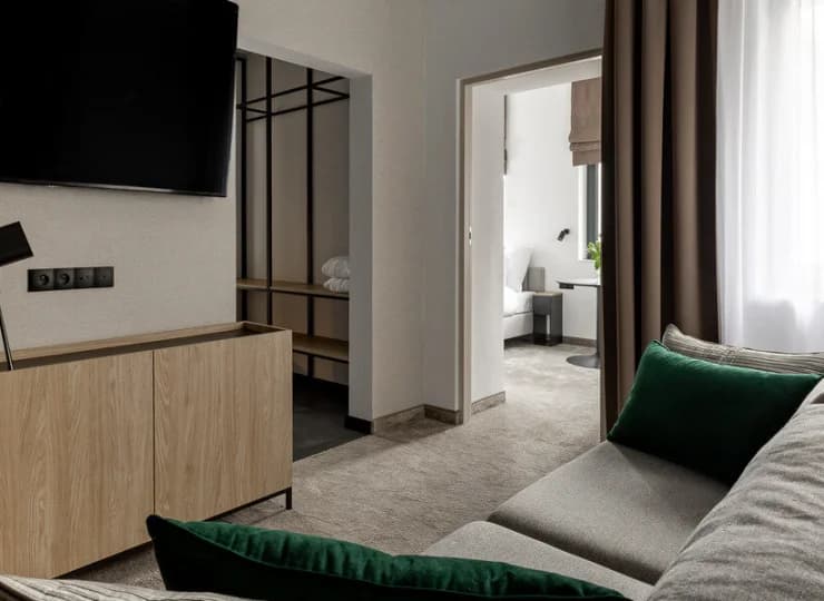 Sypialnia w pokoju deluxe grand
