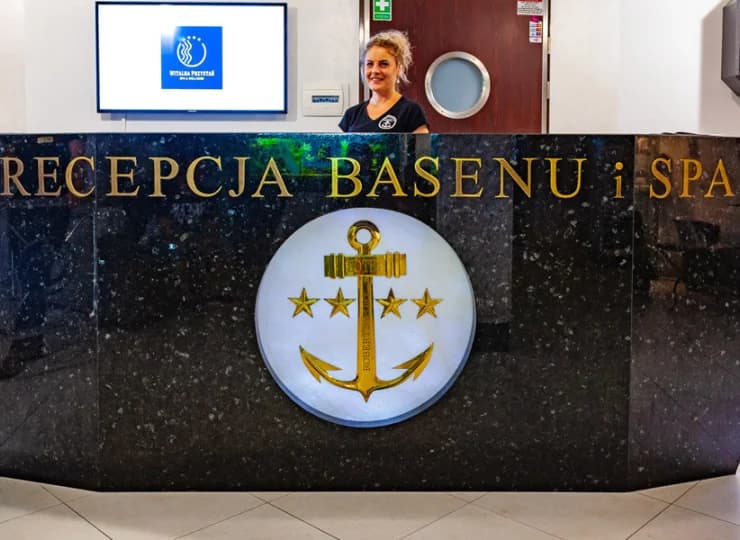 Strefa basenowo-relaksacyjna posiada odrębną recepcję