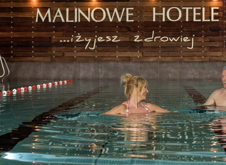 W strefie wellness znajduje się m.in. duży basen z wodą źródlaną