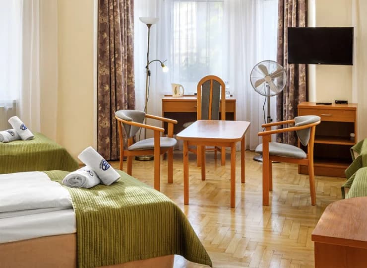4-osobowe pokoje to przestronne wnętrza w centrum Krakowa