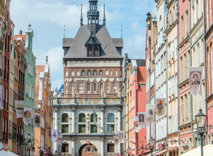 Obiekt znajduje się bardzo blisko Starego Miasta w Gdańsku