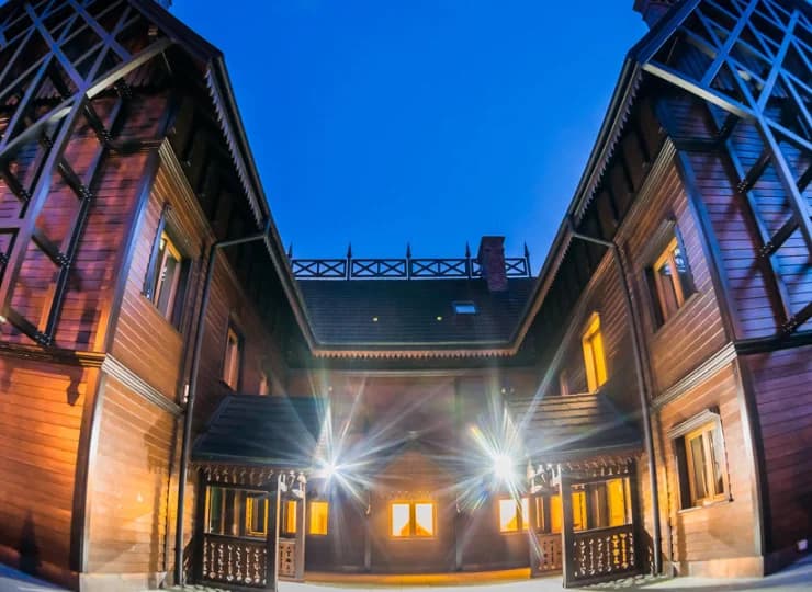 Nowoczesny hotel architekturą wpisuje się w klimat uzdrowiska