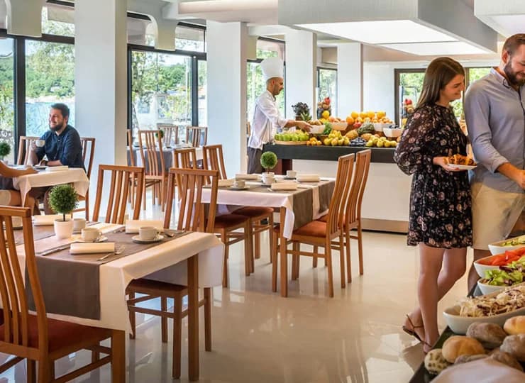 Do dyspozycji gości jest restauracja