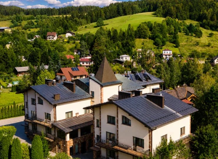 Hotel Muszyna*** jest pięknie położony w Beskidzie Sądeckim