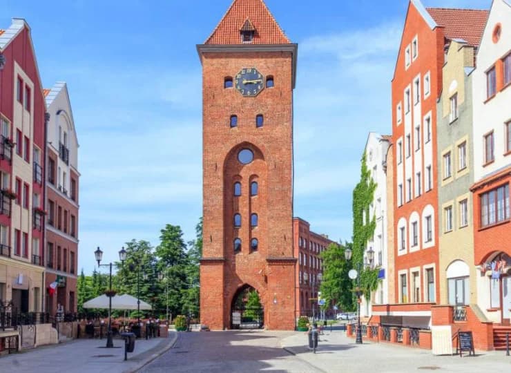 Elbląg to miasto z zabytkami. Na zdjęciu: Brama Targowa