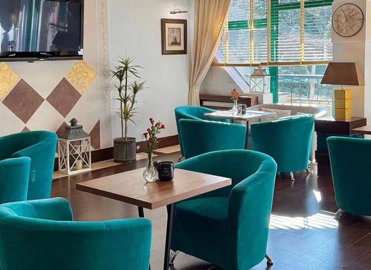 Popołudniu można skorzystać z usług Cafe Baru