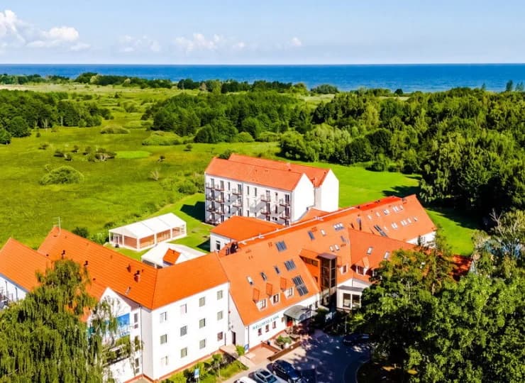 Hotel Mona Lisa Wellness & Spa mieści się 10 min pieszo od plaży
