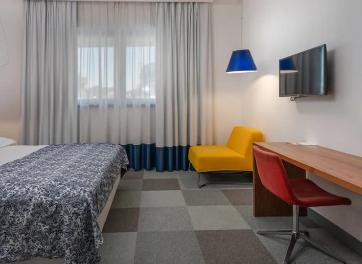 To wygodny hotel przy marinie Biograd na Moru