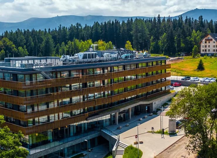 Komfortowy hotel kusi na letni pobyt w Karkonoszach