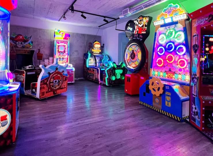 W Game Port jest wiele atrakcji: cymbergaj, rzutki, shuffleboard i inne