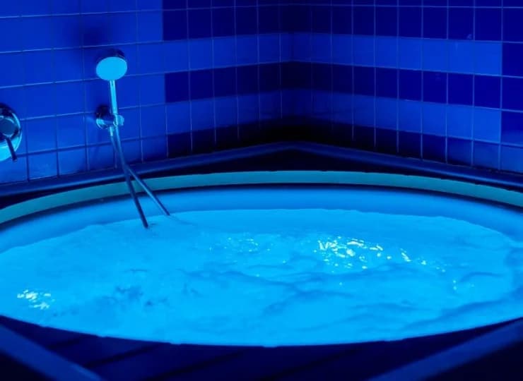 W VIP jacuzzi Blue Moon można urządzić romantyczną kąpiel dla dwojga