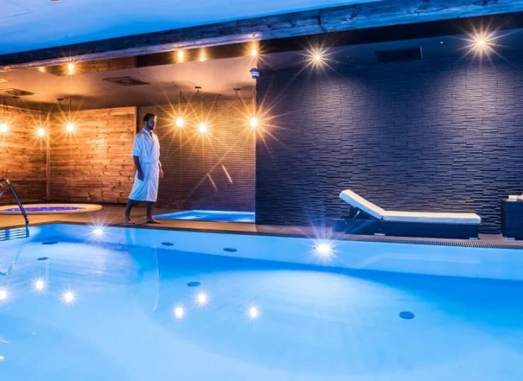 W strefie wellness znajduje się m.in. basen
