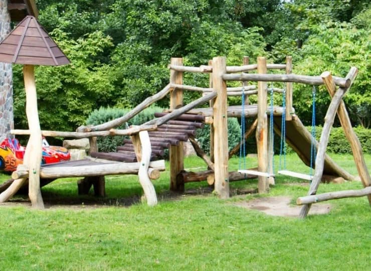 Dla najmłodszych przygotowano plac zabaw