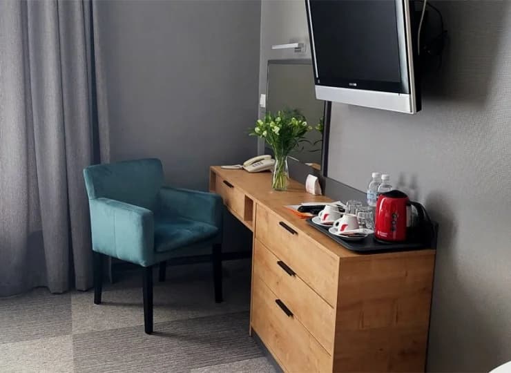 Pokoje klasy standard są wygodnie i nowocześnie urządzone