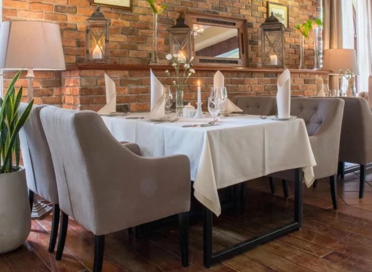 Restauracja w Grand Hotelu Stamary łączy w sobie elegancję i klasyczny styl