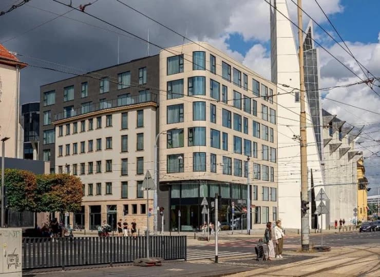 Tower Hotel jest położony przy ul. Szewskiej